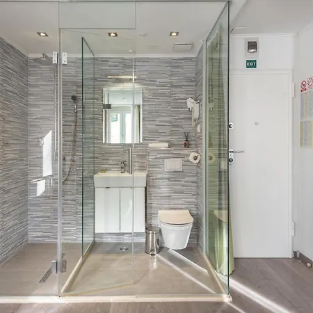 Penzion Rokos Superior Downtown - Comfortable With Private Bathrooms - Perfect Location For Exploring Diocletian's Palace And The Gastronomy Of Within Walking Distance 3*