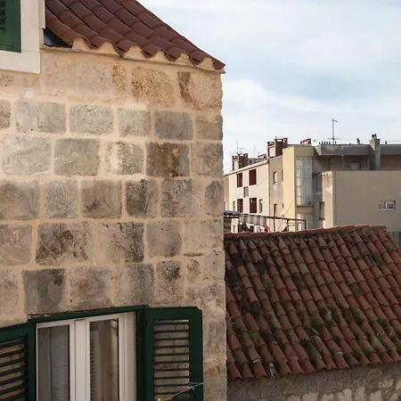 Rokos Superior Downtown - Comfortable With Private Bathrooms - Perfect Location For Exploring Diocletian's Palace And The Gastronomy Of Within Walking Distance 3*