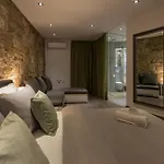 Rokos Superior Downtown - Comfortable With Private Bathrooms - Perfect Location For Exploring Diocletian's Palace And The Gastronomy Of Within Walking Distance Сплит