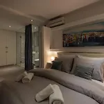 Rokos Superior Downtown - Comfortable With Private Bathrooms - Perfect Location For Exploring Diocletian's Palace And The Gastronomy Of Within Walking Distance Гостевой дом