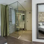 Rokos Superior Downtown - Comfortable With Private Bathrooms - Perfect Location For Exploring Diocletian's Palace And The Gastronomy Of Within Walking Distance Сплит