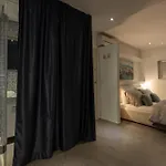 Rokos Superior Downtown - Comfortable With Private Bathrooms - Perfect Location For Exploring Diocletian's Palace And The Gastronomy Of Within Walking Distance Pensión