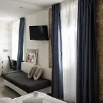 Rokos Superior Downtown - Comfortable With Private Bathrooms - Perfect Location For Exploring Diocletian's Palace And The Gastronomy Of Within Walking Distance 3* Сплит