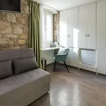 Rokos Superior Downtown - Comfortable With Private Bathrooms - Perfect Location For Exploring Diocletian's Palace And The Gastronomy Of Within Walking Distance Гостевой дом