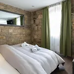 Rokos Superior Downtown - Comfortable With Private Bathrooms - Perfect Location For Exploring Diocletian's Palace And The Gastronomy Of Within Walking Distance Сплит