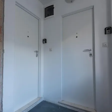 Rokos Superior Downtown - Comfortable With Private Bathrooms - Perfect Location For Exploring Diocletian's Palace And The Gastronomy Of Within Walking Distance