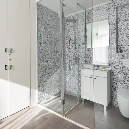 Rokos Superior Downtown - Comfortable With Private Bathrooms - Perfect Location For Exploring Diocletian's Palace And The Gastronomy Of Within Walking Distance Σπλιτ