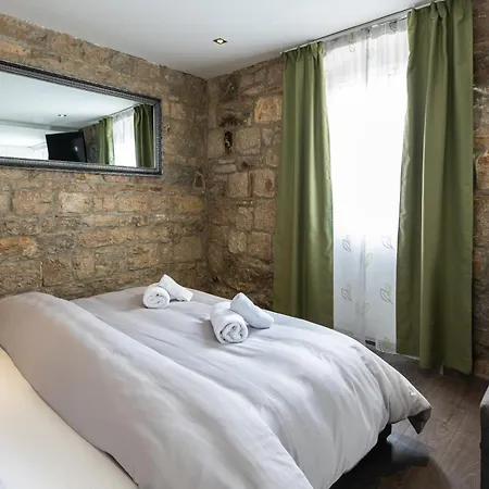 Rokos Superior Downtown - Comfortable With Private Bathrooms - Perfect Location For Exploring Diocletian's Palace And The Gastronomy Of Within Walking Distance Σπλιτ