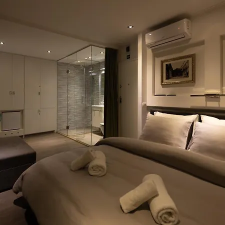 Rokos Superior Downtown - Comfortable With Private Bathrooms - Perfect Location For Exploring Diocletian's Palace And The Gastronomy Of Within Walking Distance 스플리트