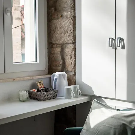 Rokos Superior Downtown - Comfortable With Private Bathrooms - Perfect Location For Exploring Diocletian's Palace And The Gastronomy Of Within Walking Distance Gæstehus 3*