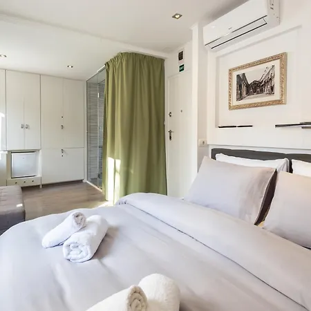 Rokos Superior Downtown - Comfortable With Private Bathrooms - Perfect Location For Exploring Diocletian's Palace And The Gastronomy Of Within Walking Distance 3* Σπλιτ