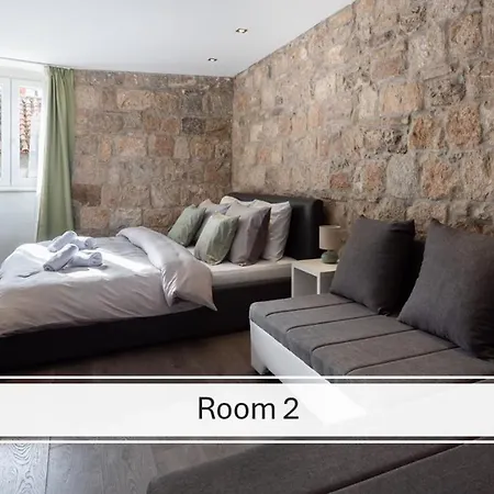 Rokos Superior Downtown - Comfortable With Private Bathrooms - Perfect Location For Exploring Diocletian's Palace And The Gastronomy Of Within Walking Distance Σπλιτ