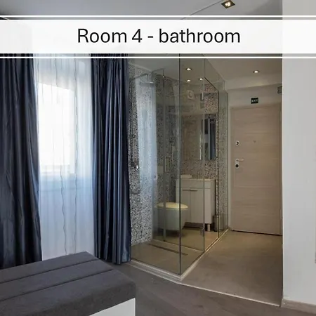 Rokos Superior Downtown - Comfortable With Private Bathrooms - Perfect Location For Exploring Diocletian's Palace And The Gastronomy Of Within Walking Distance Gæstehus