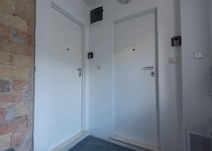 Rokos Superior Downtown - Comfortable With Private Bathrooms - Perfect Location For Exploring Diocletian's Palace And The Gastronomy Of Within Walking Distance