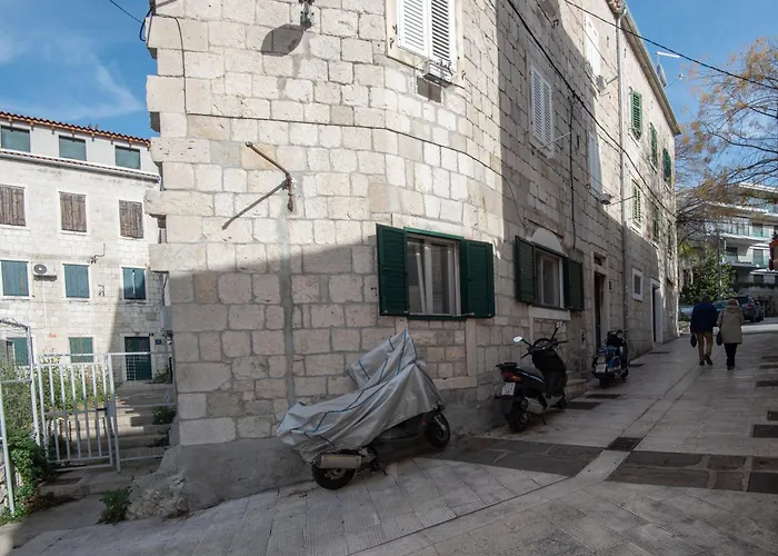 Rokos Superior Downtown - Comfortable With Private Bathrooms - Perfect Location For Exploring Diocletian's Palace And The Gastronomy Of Within Walking Distance Maison d'hôtes Split