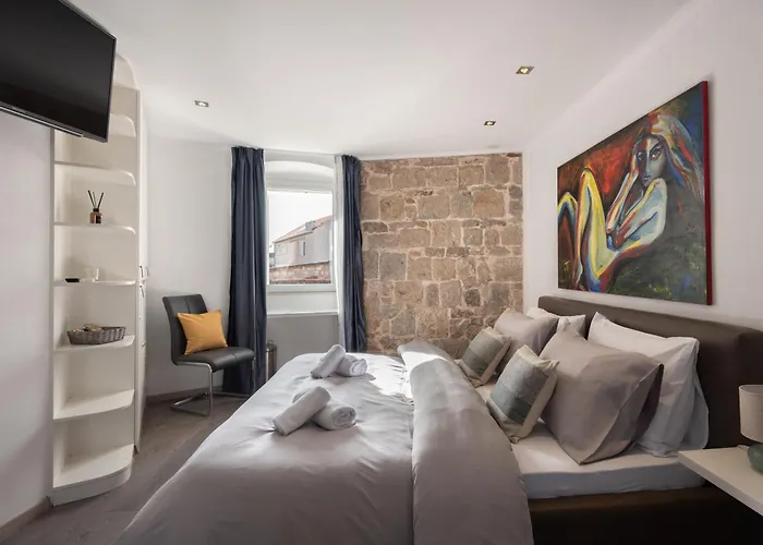 Rokos Superior Downtown - Comfortable With Private Bathrooms - Perfect Location For Exploring Diocletian's Palace And The Gastronomy Of Within Walking Distance Maison d'hôtes Split
