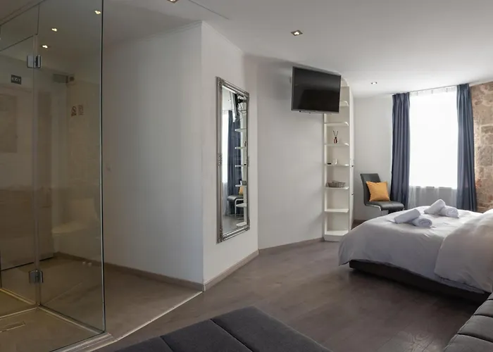 Rokos Superior Downtown - Comfortable With Private Bathrooms - Perfect Location For Exploring Diocletian's Palace And The Gastronomy Of Within Walking Distance Maison d'hôtes Split