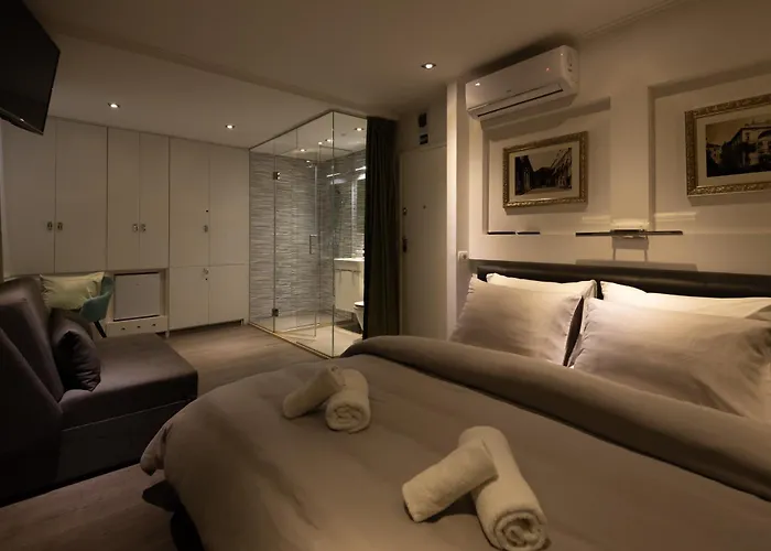 Rokos Superior Downtown - Comfortable With Private Bathrooms - Perfect Location For Exploring Diocletian's Palace And The Gastronomy Of Within Walking Distance Split