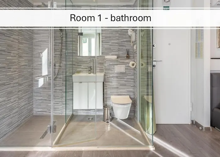 Rokos Superior Downtown - Comfortable With Private Bathrooms - Perfect Location For Exploring Diocletian's Palace And The Gastronomy Of Within Walking Distance Maison d'hôtes